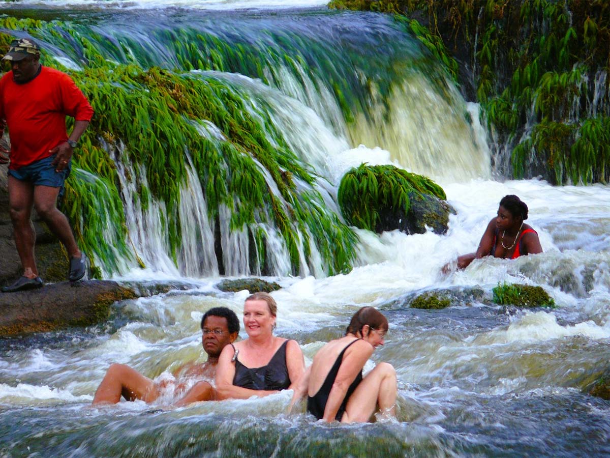 orange suriname -  stroomversnelling - awarradam