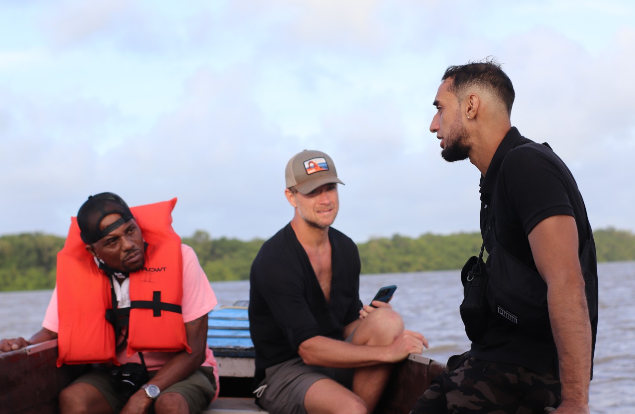 Schildpadden Gids in de boot Orange Travel