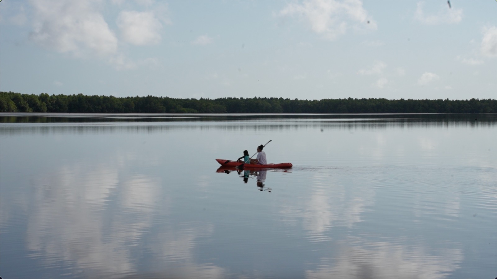 orange suriname - kano op meer - eco lodge